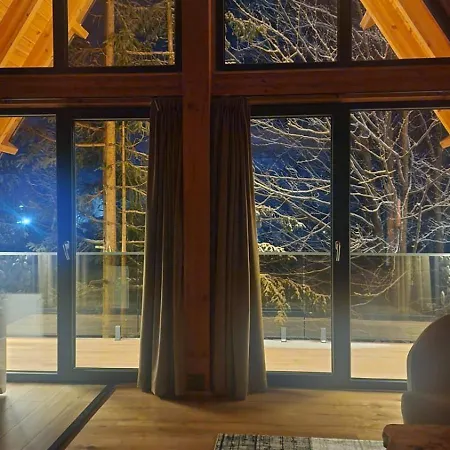 Jezerca Villa *
